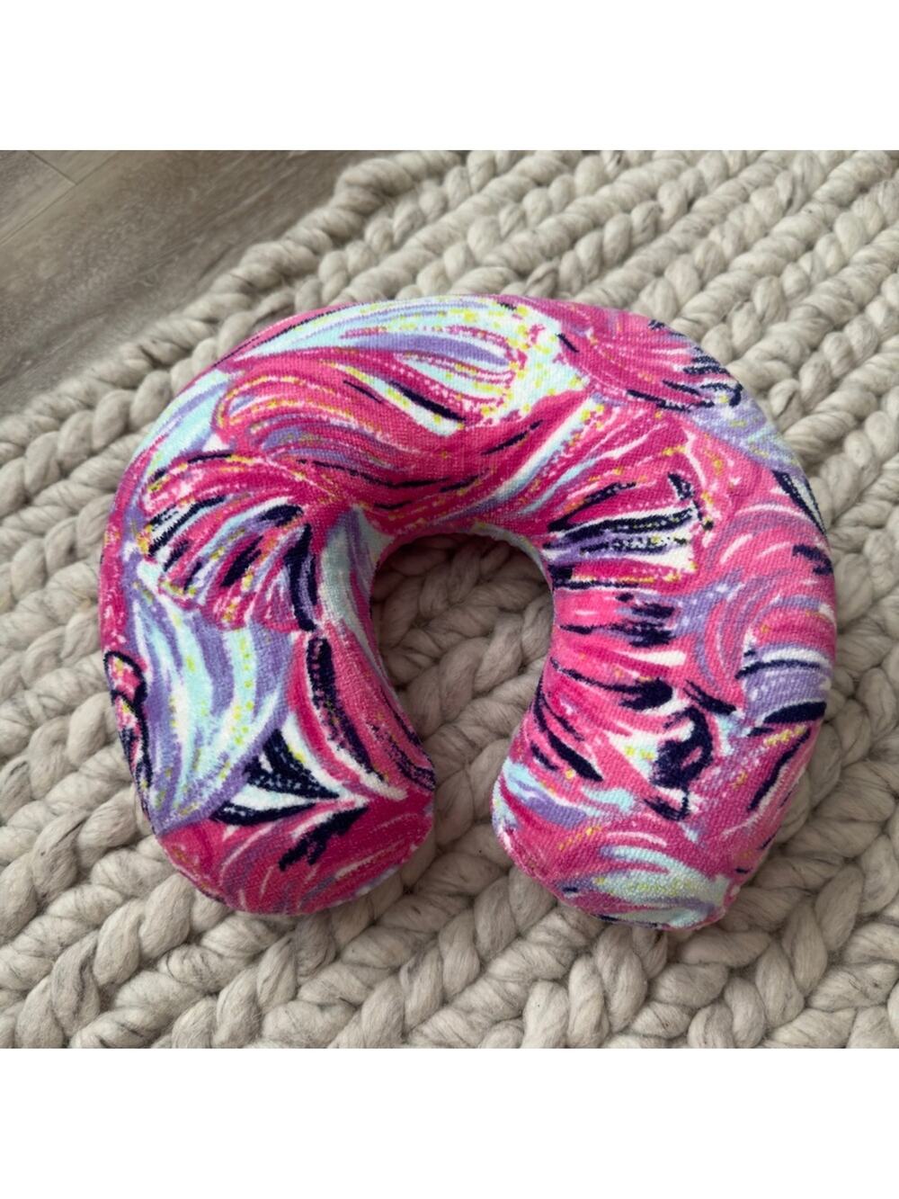 Lilly Pulitzer Travel Neck Pillow Preppy Pattern Colorful Gold Zipper Stylish